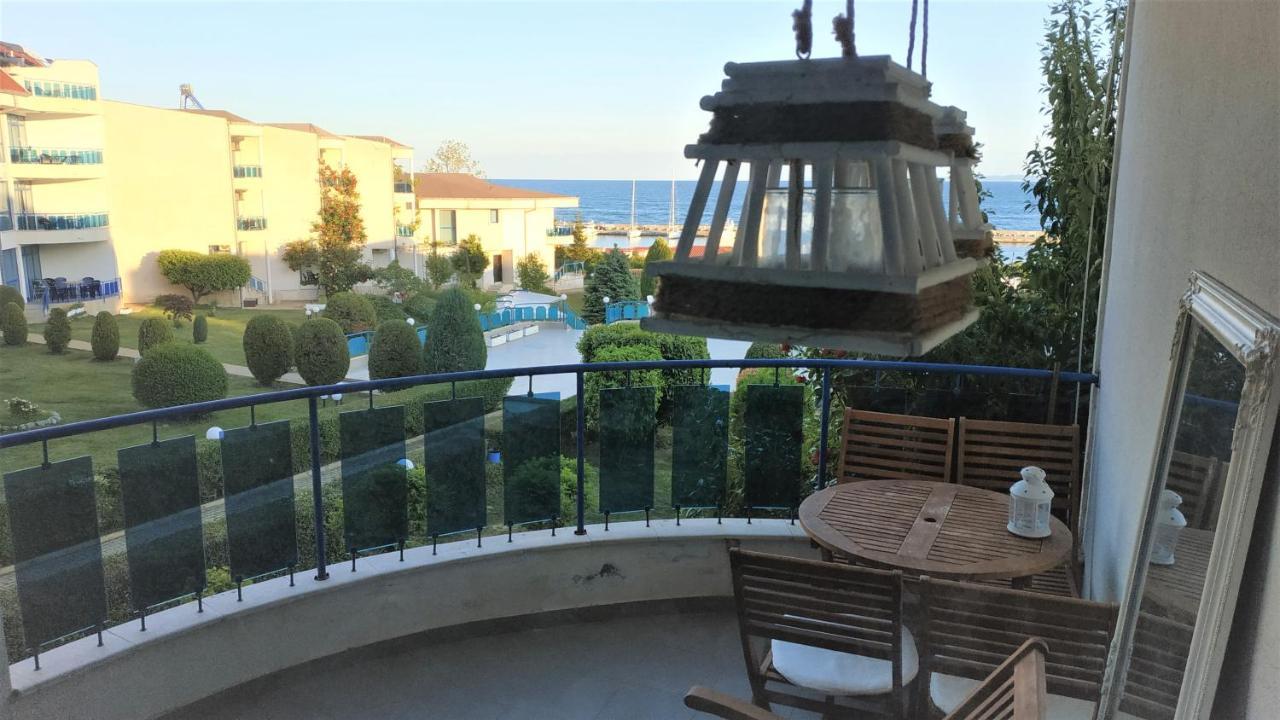 Baratero Vlas Marina Apartment Sveti Vlas Exterior foto