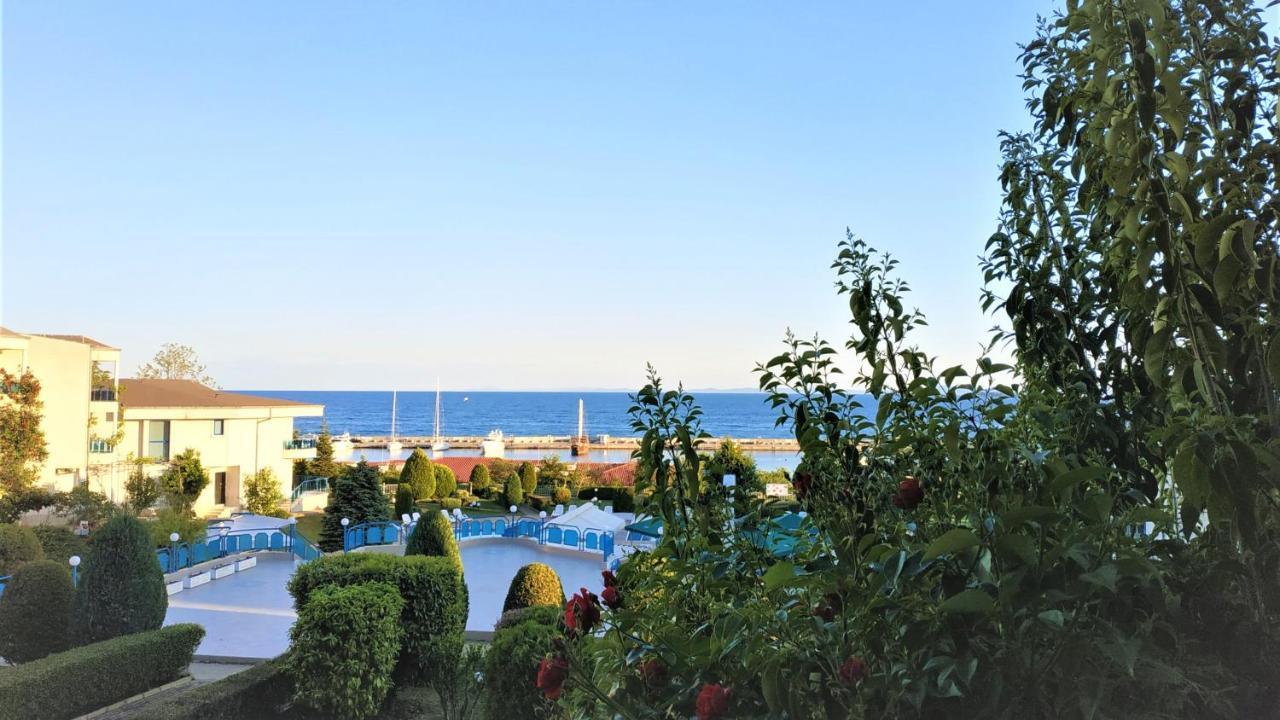 Baratero Vlas Marina Apartment Sveti Vlas Exterior foto