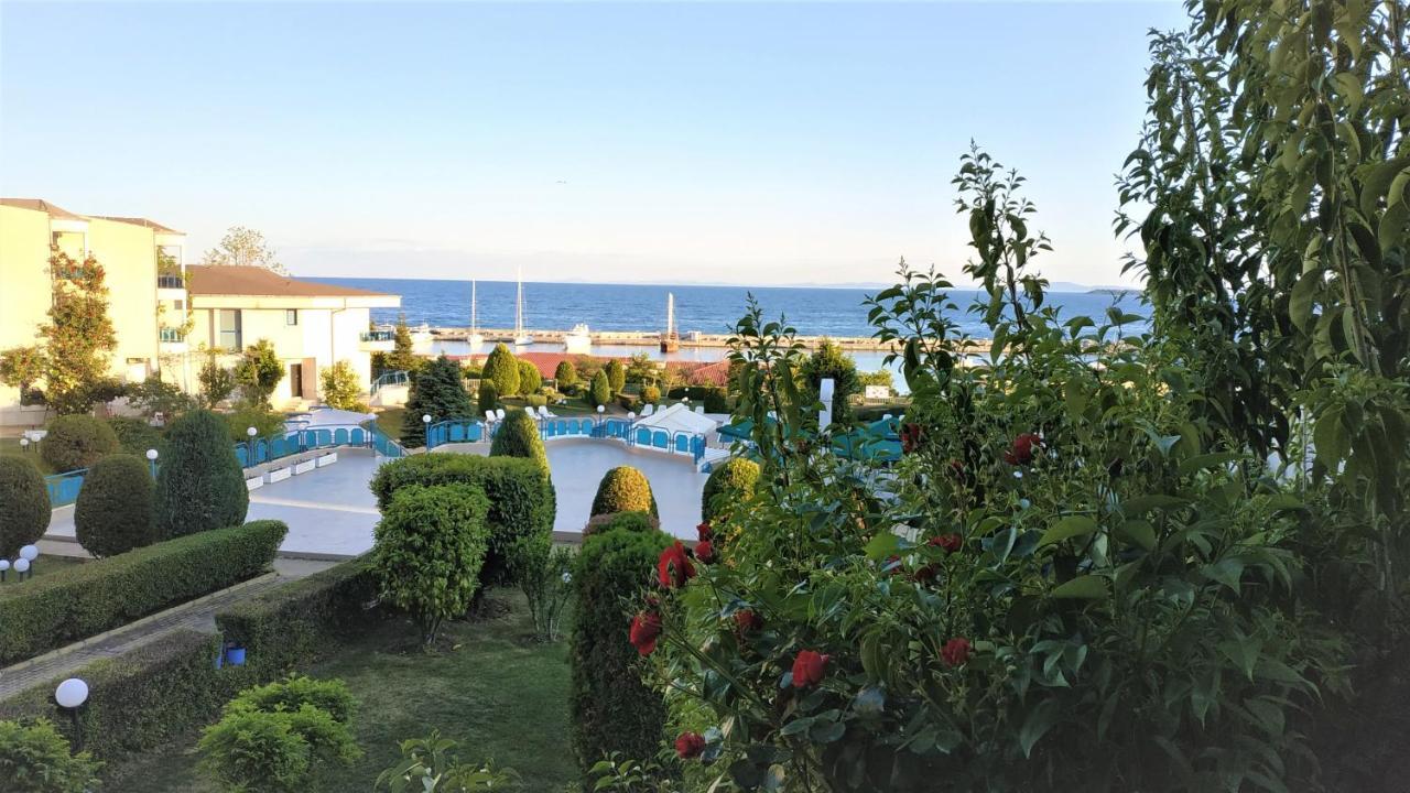 Baratero Vlas Marina Apartment Sveti Vlas Exterior foto