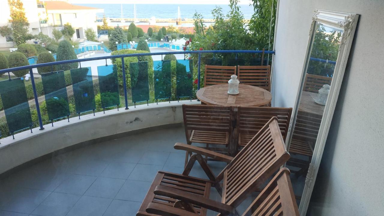 Baratero Vlas Marina Apartment Sveti Vlas Exterior foto