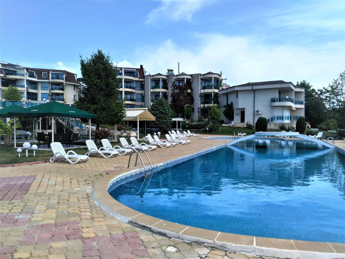 Baratero Vlas Marina Apartment Sveti Vlas Exterior foto