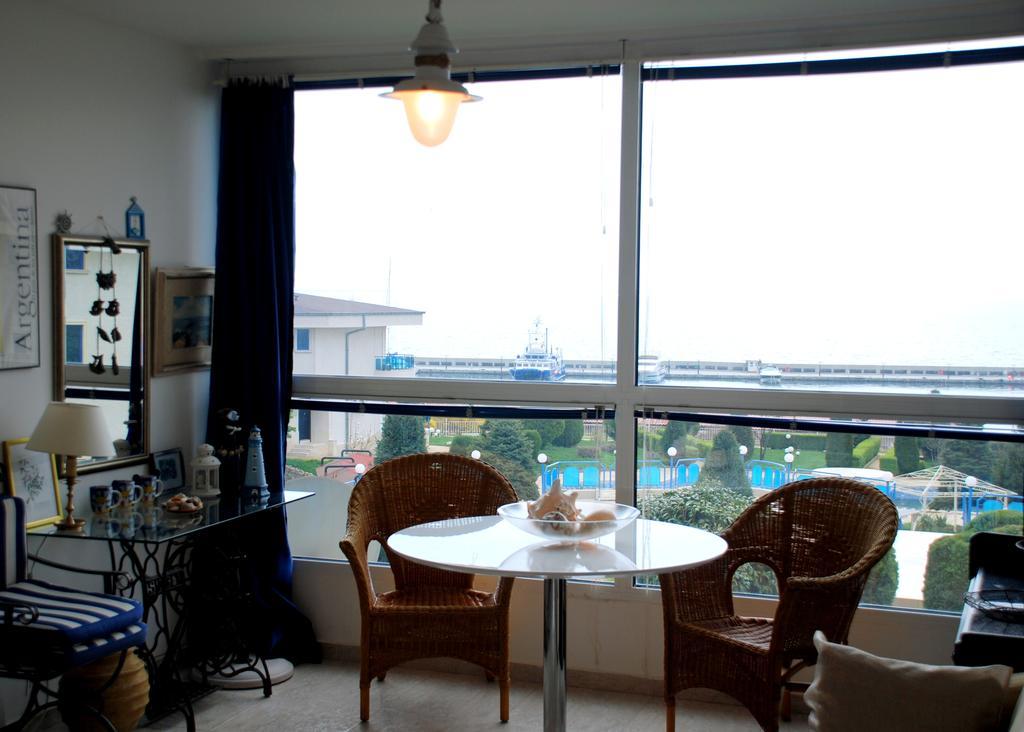 Baratero Vlas Marina Apartment Sveti Vlas Exterior foto