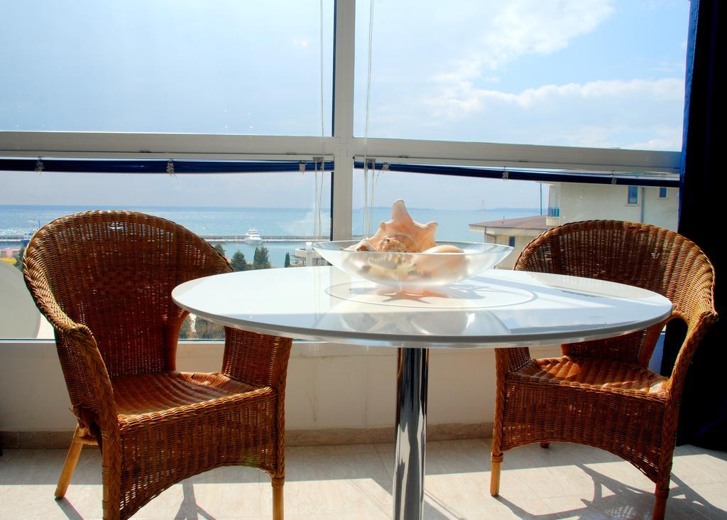 Baratero Vlas Marina Apartment Sveti Vlas Exterior foto