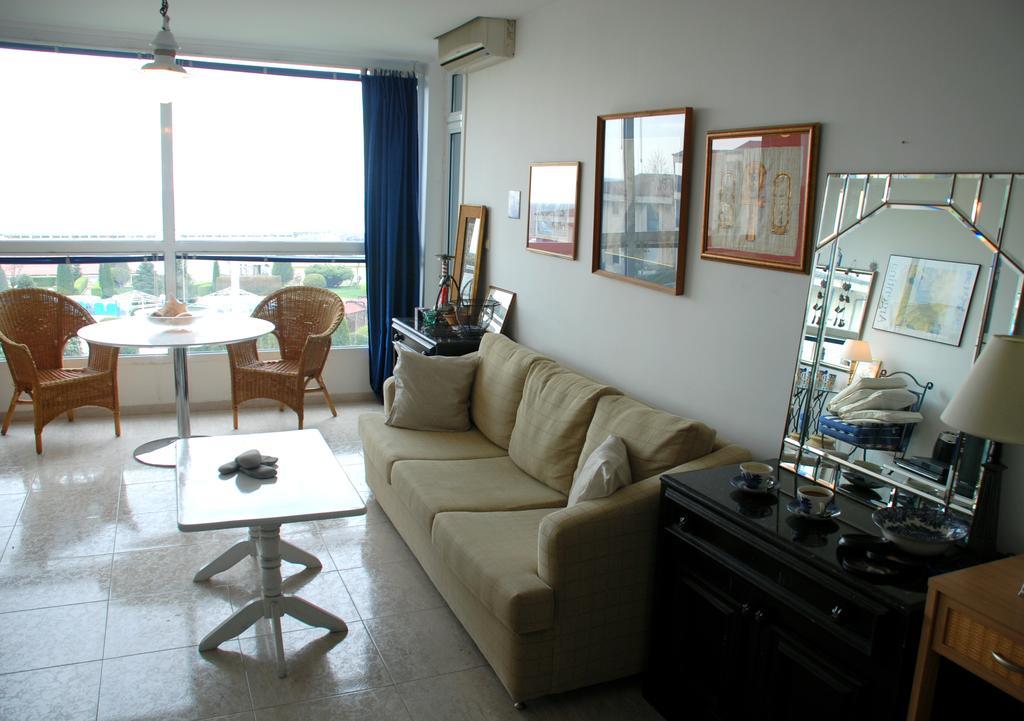 Baratero Vlas Marina Apartment Sveti Vlas Exterior foto