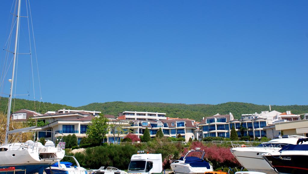 Baratero Vlas Marina Apartment Sveti Vlas Exterior foto